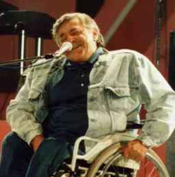 Risultati immagini per pierangelo bertoli